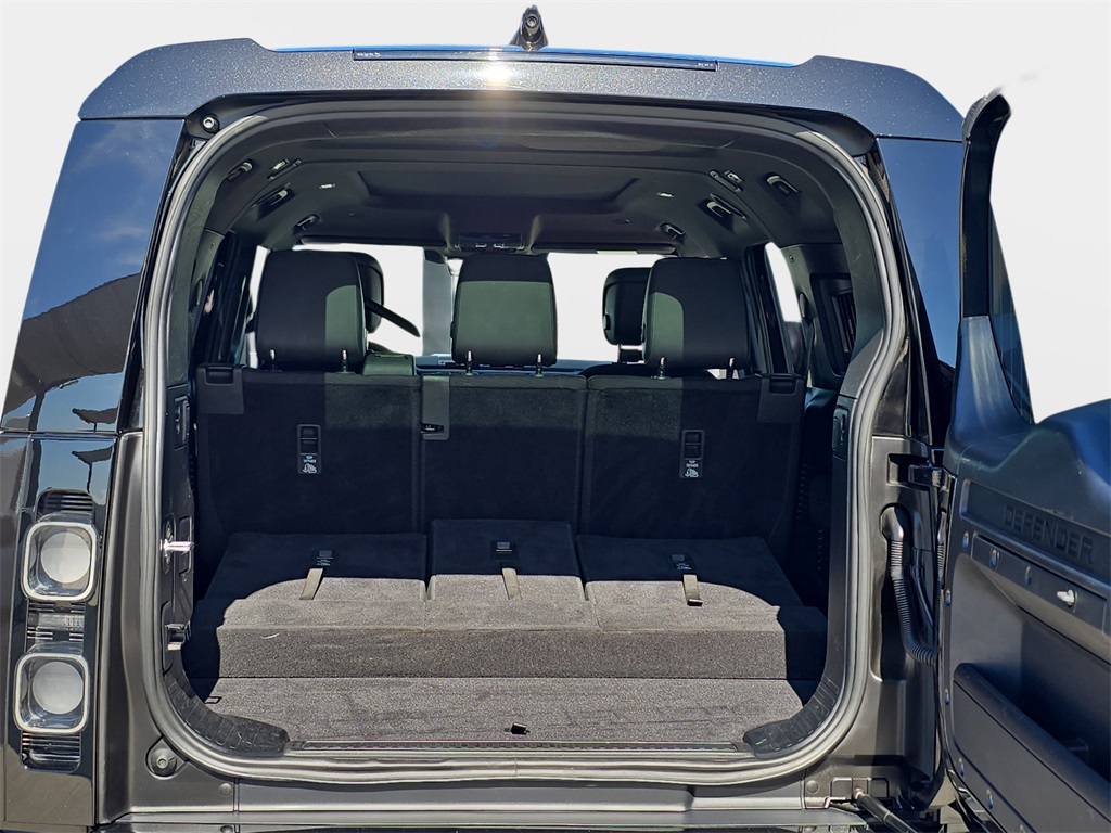 2023 Land Rover Defender 130 X photo 11