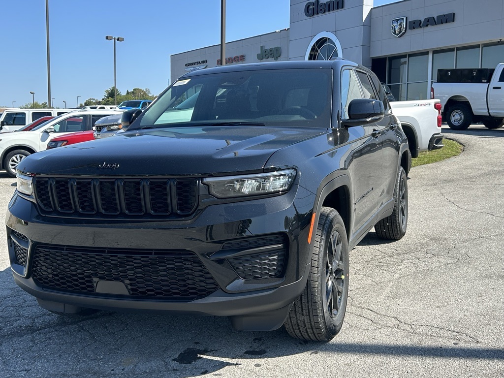 2025 Jeep Grand Cherokee Altitude X photo 2