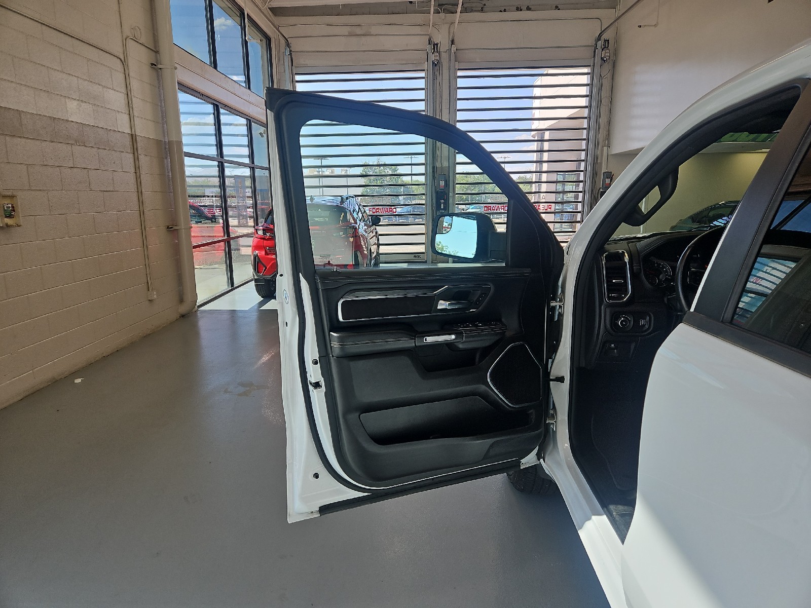 Used 2024 WHITE Ram Laramie image 12