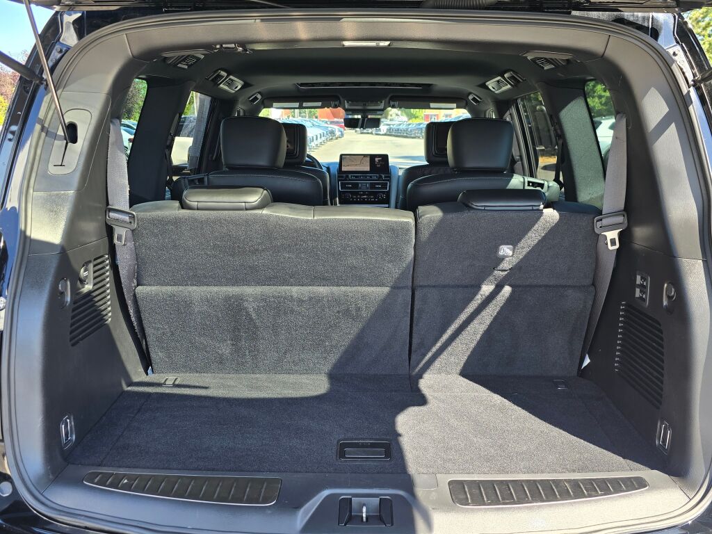 2023 Infiniti QX80 Sensory photo 13