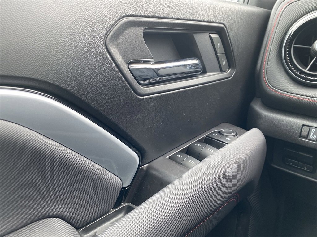 2025 Chevrolet Colorado Z71 photo 13