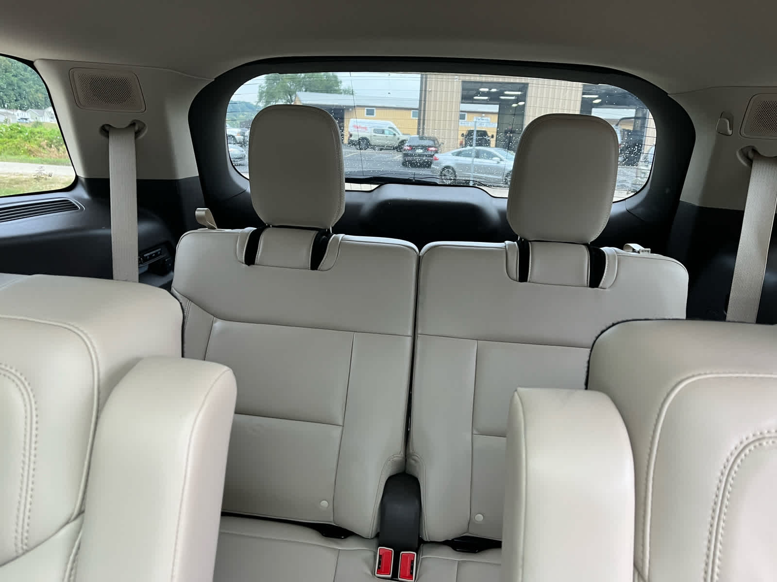 2020 Ford Explorer Platinum photo 20