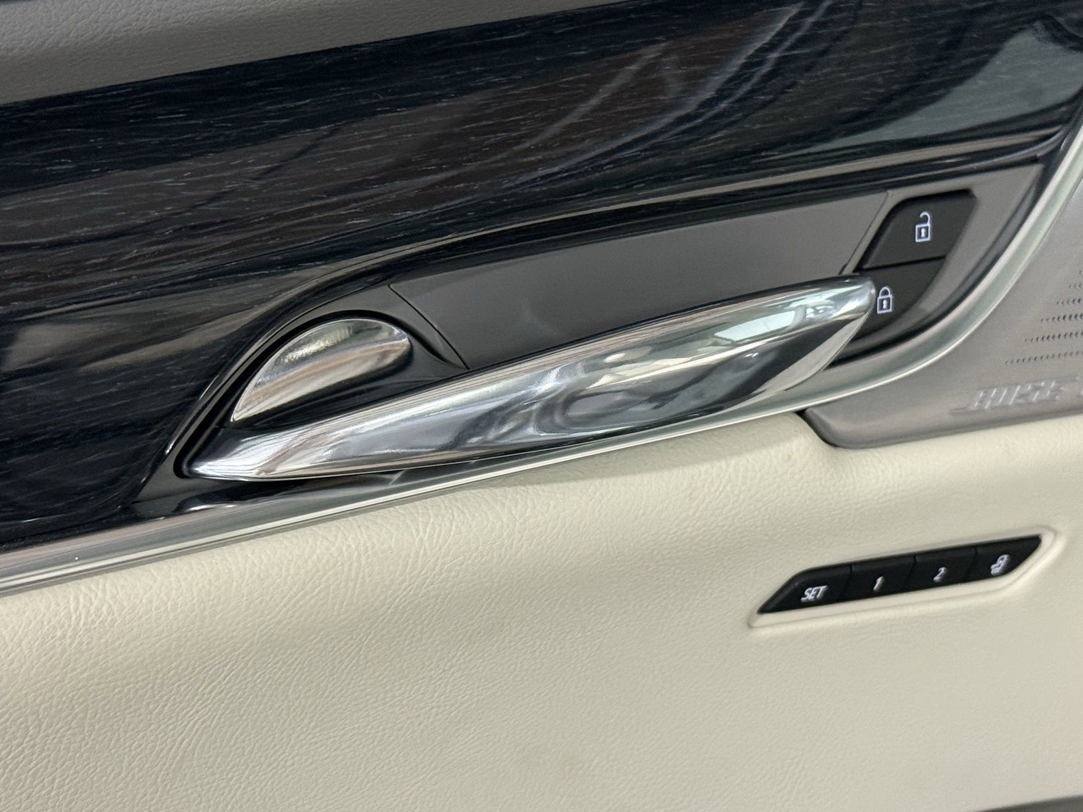 2025 Cadillac XT6 Premium Luxury photo 21