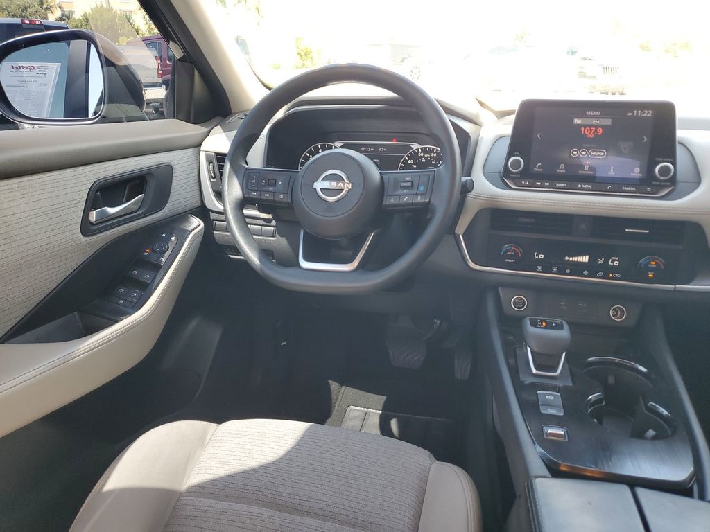 2023 Nissan Rogue SV photo 15