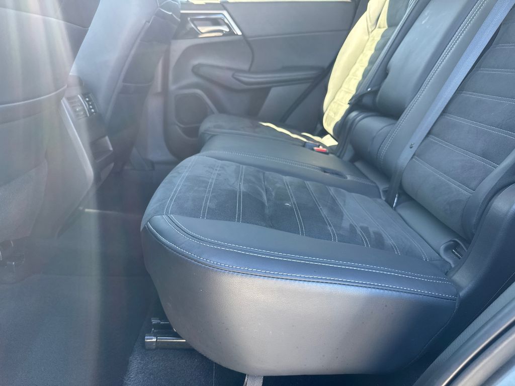 2024 Mitsubishi Outlander SE photo 22