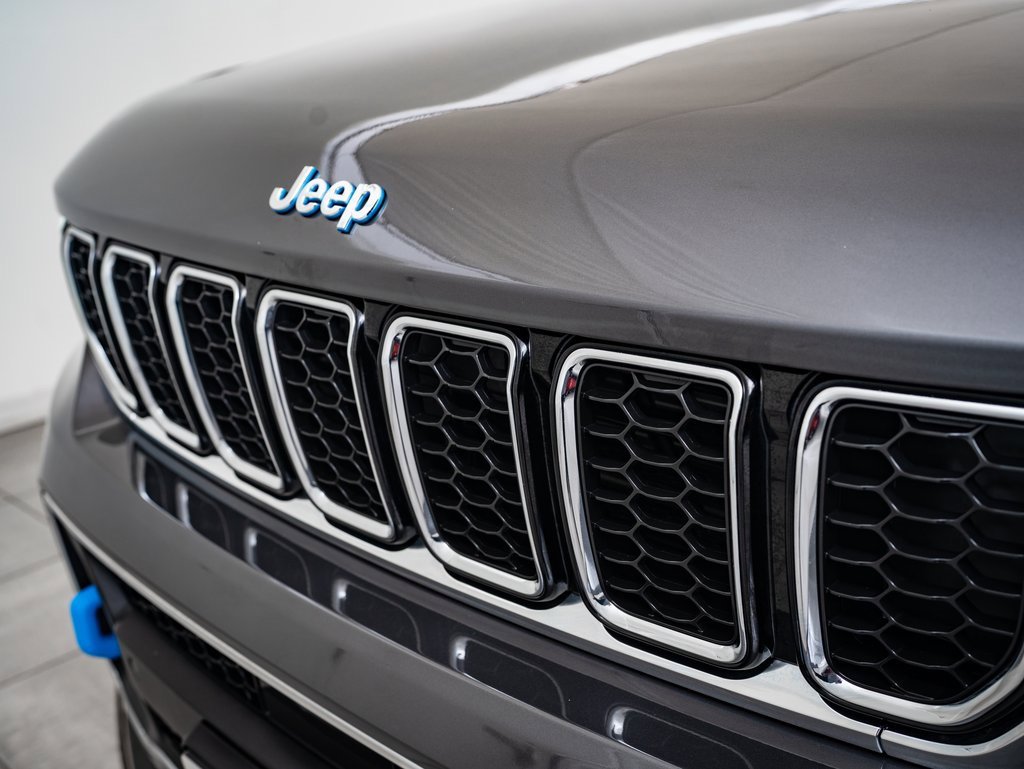 2022 Jeep Grand Cherokee Overland 4xe photo 3