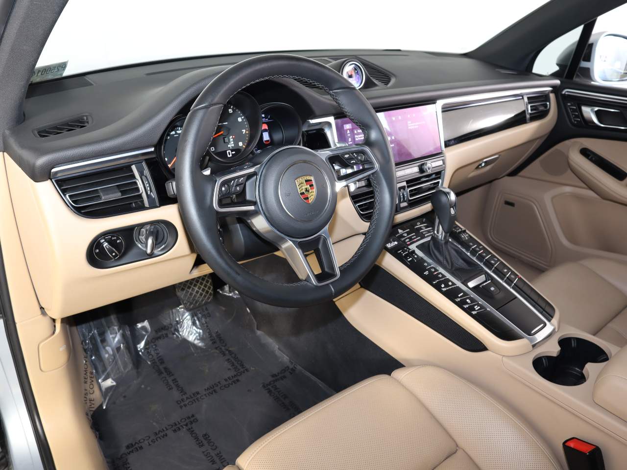 2021 Porsche Macan Base photo 4