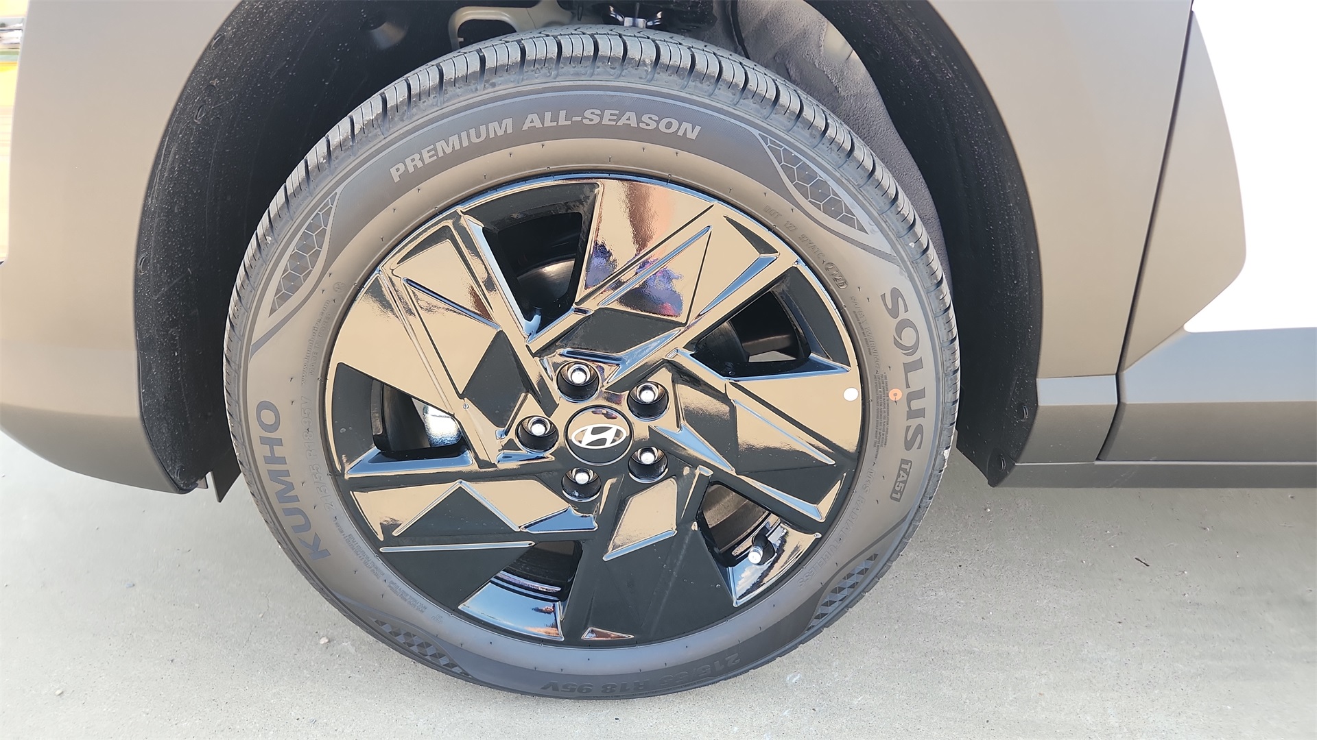 2026 Hyundai Kona SEL photo 7