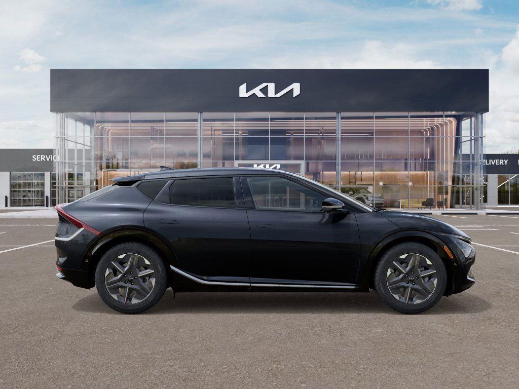 2025 Kia EV6 Light photo 6