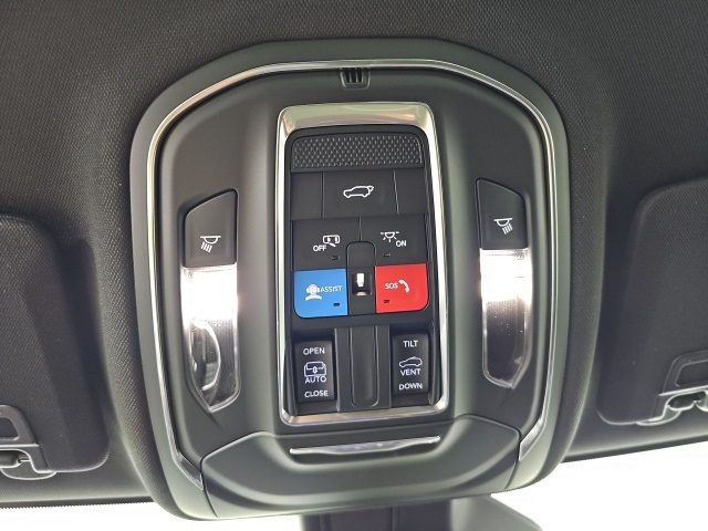 2025 Jeep Grand Cherokee Laredo X photo 24