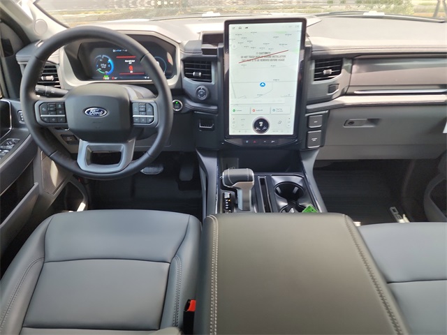 2025 Ford F-150 Lightning photo 12