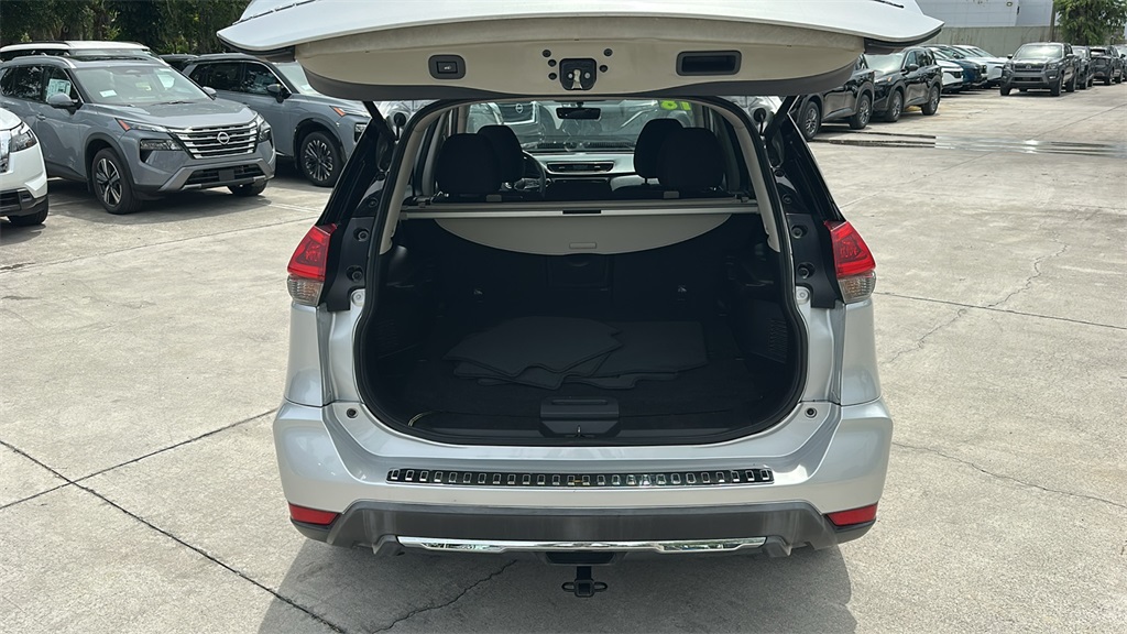 2018 Nissan Rogue SV photo 29