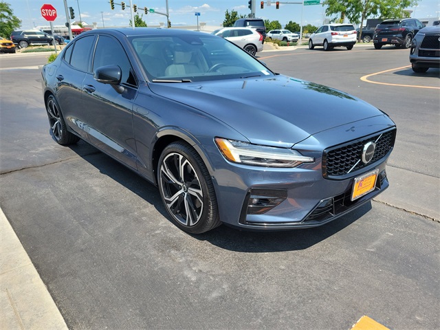 2024 Volvo S60 Ultimate AWD photo 3