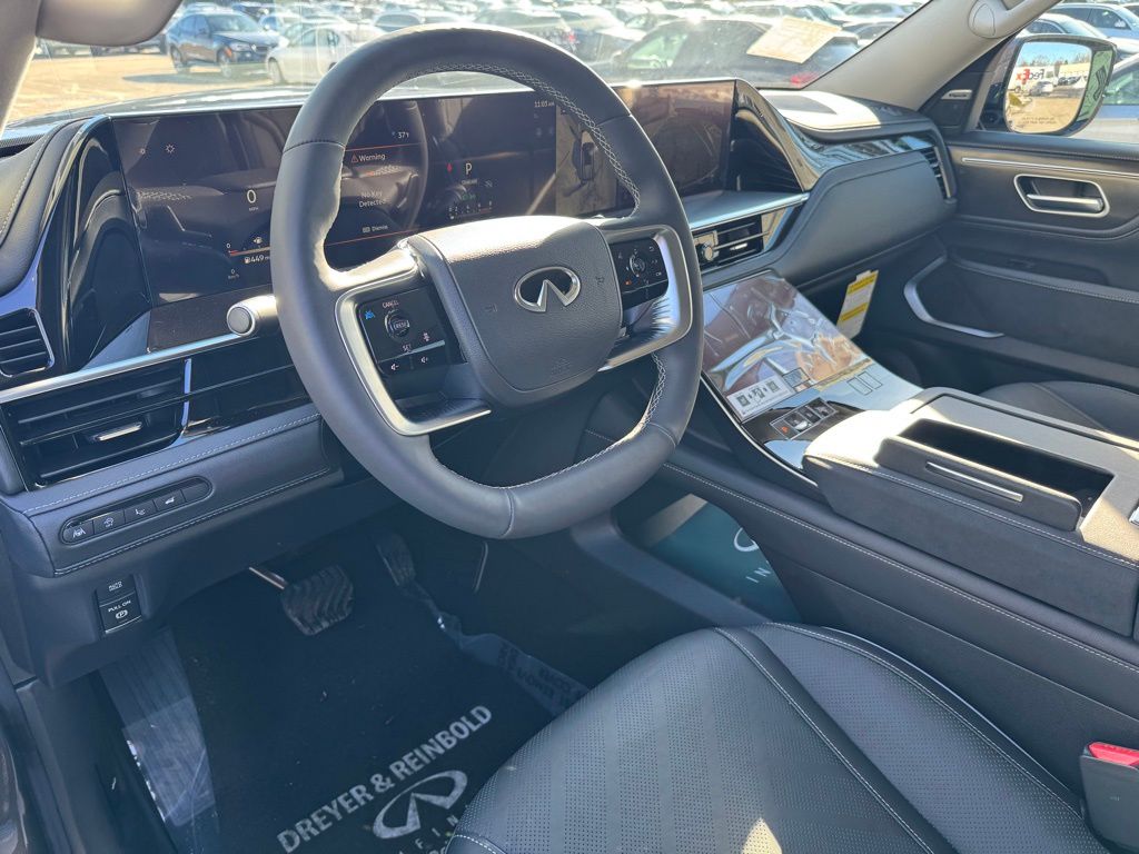 2025 Infiniti QX80 Luxe photo 8