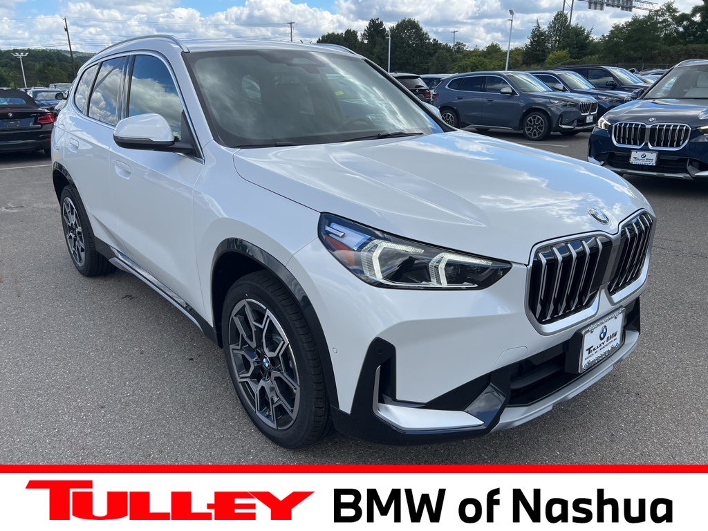 2026 BMW X1 28i's photo