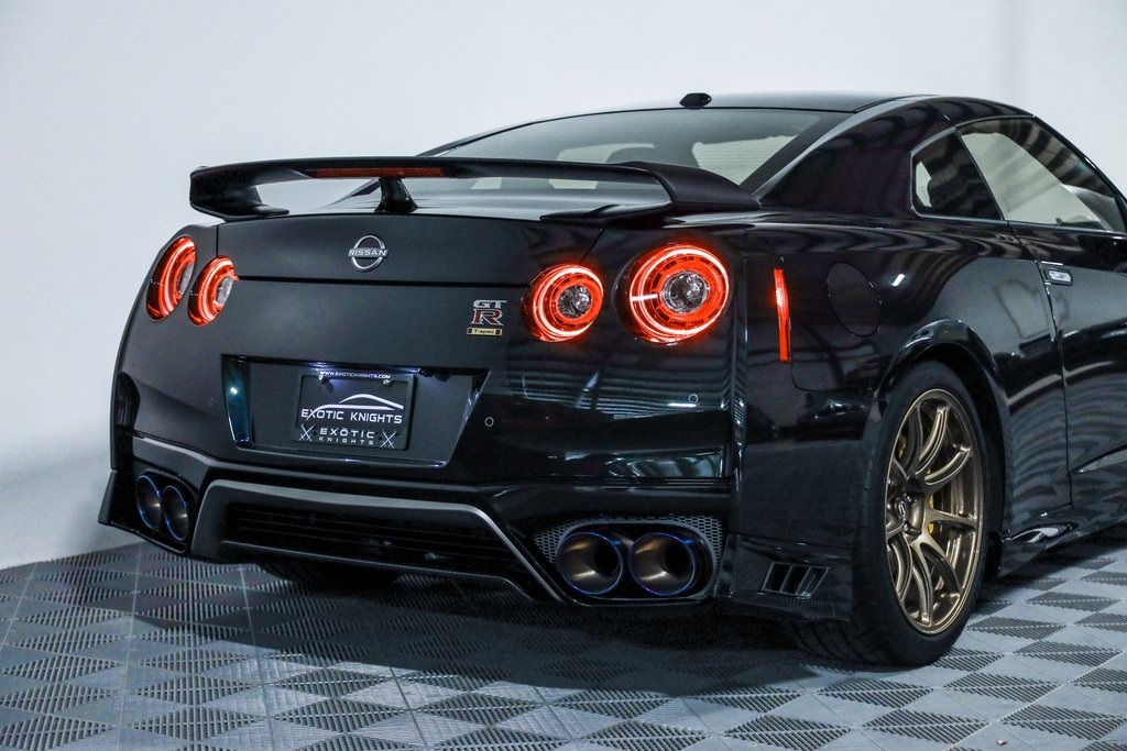 2021 Nissan GT-R Premium photo 5