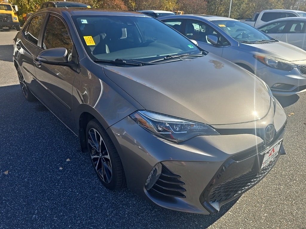 2017 Toyota Corolla XSE photo 3