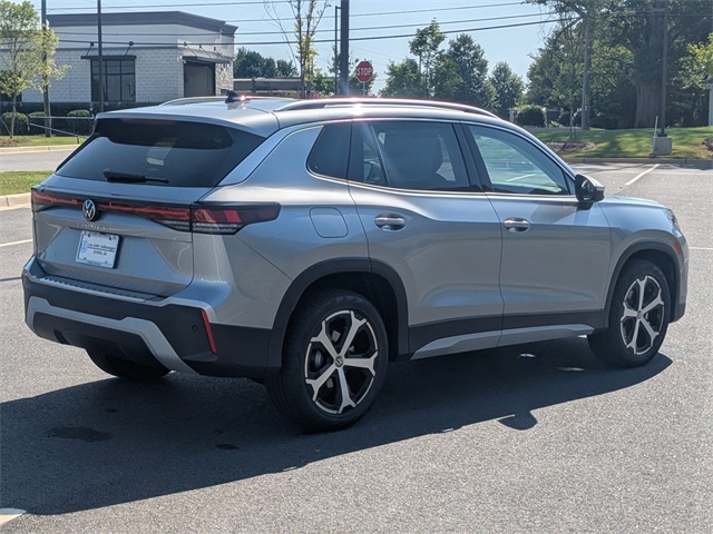 2025 Volkswagen Tiguan SE photo 3