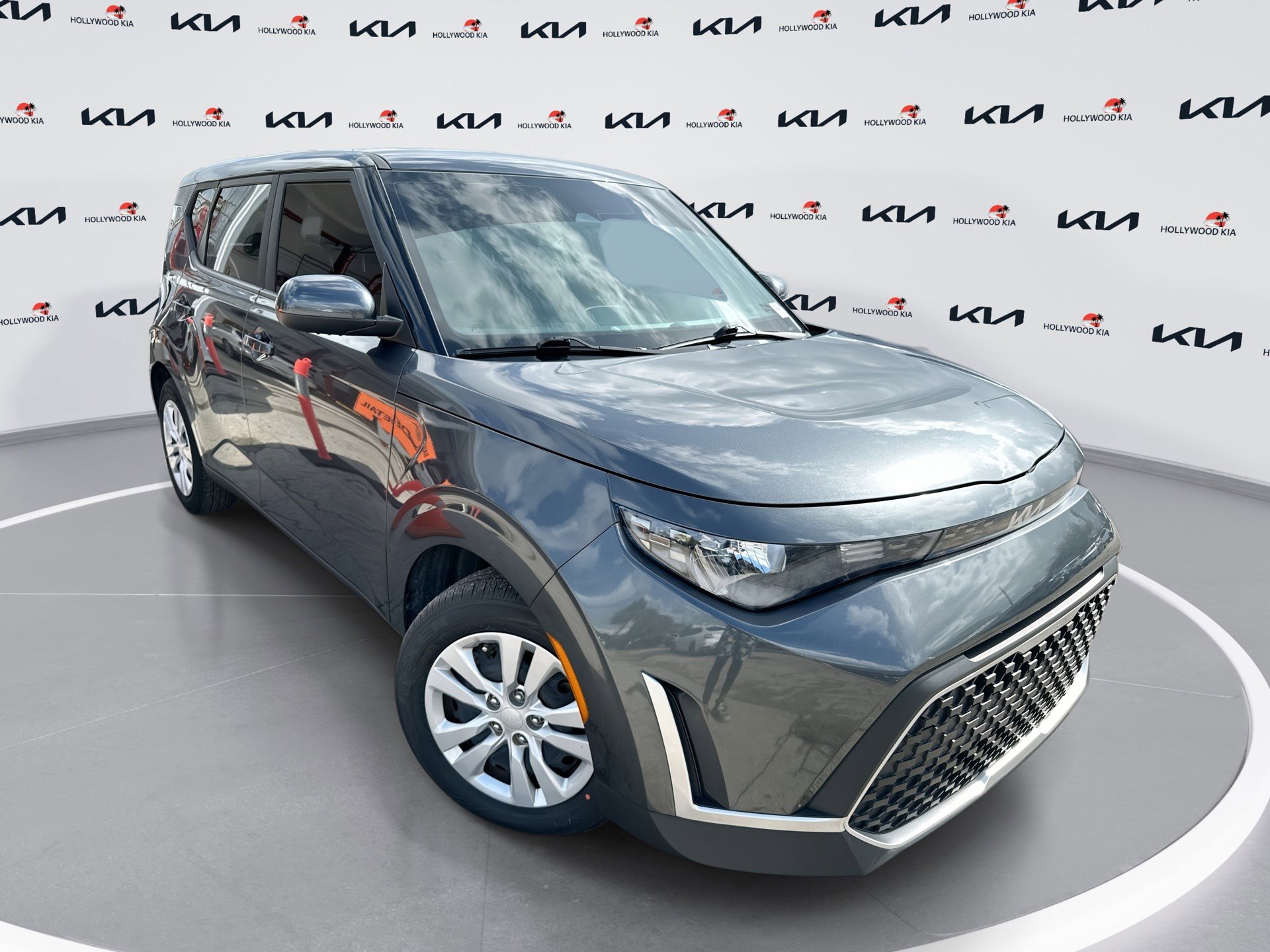 2023 Kia Soul LX's photo