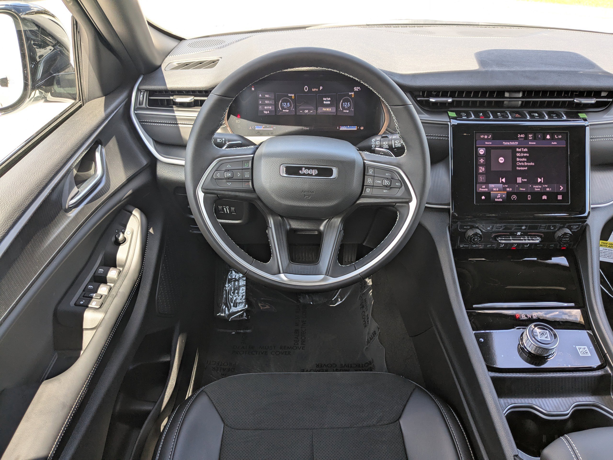 2025 Jeep Grand Cherokee Laredo Altitude photo 16
