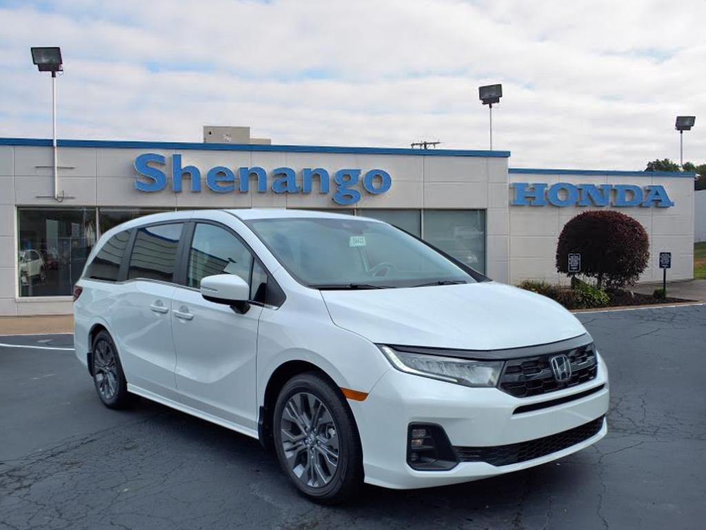 2025 Honda Odyssey Touring's photo