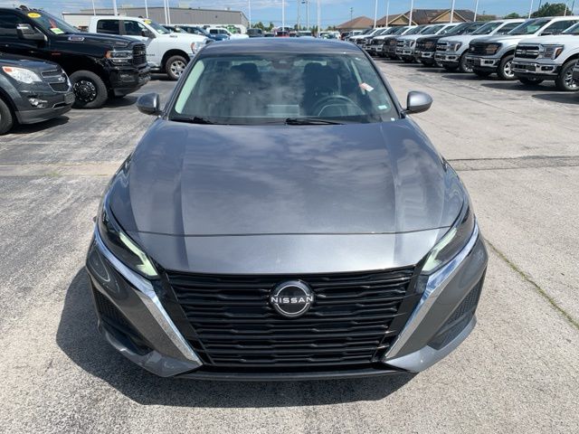 2023 Nissan Altima 2.5 SV photo 2
