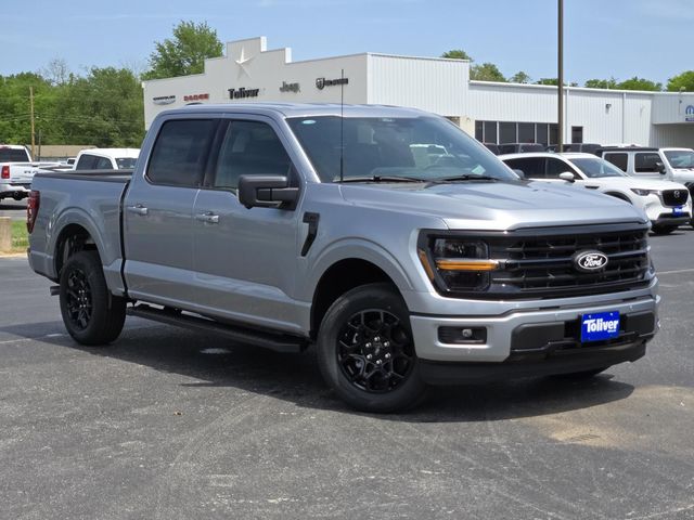 2025 Ford F-150 XLT photo 2