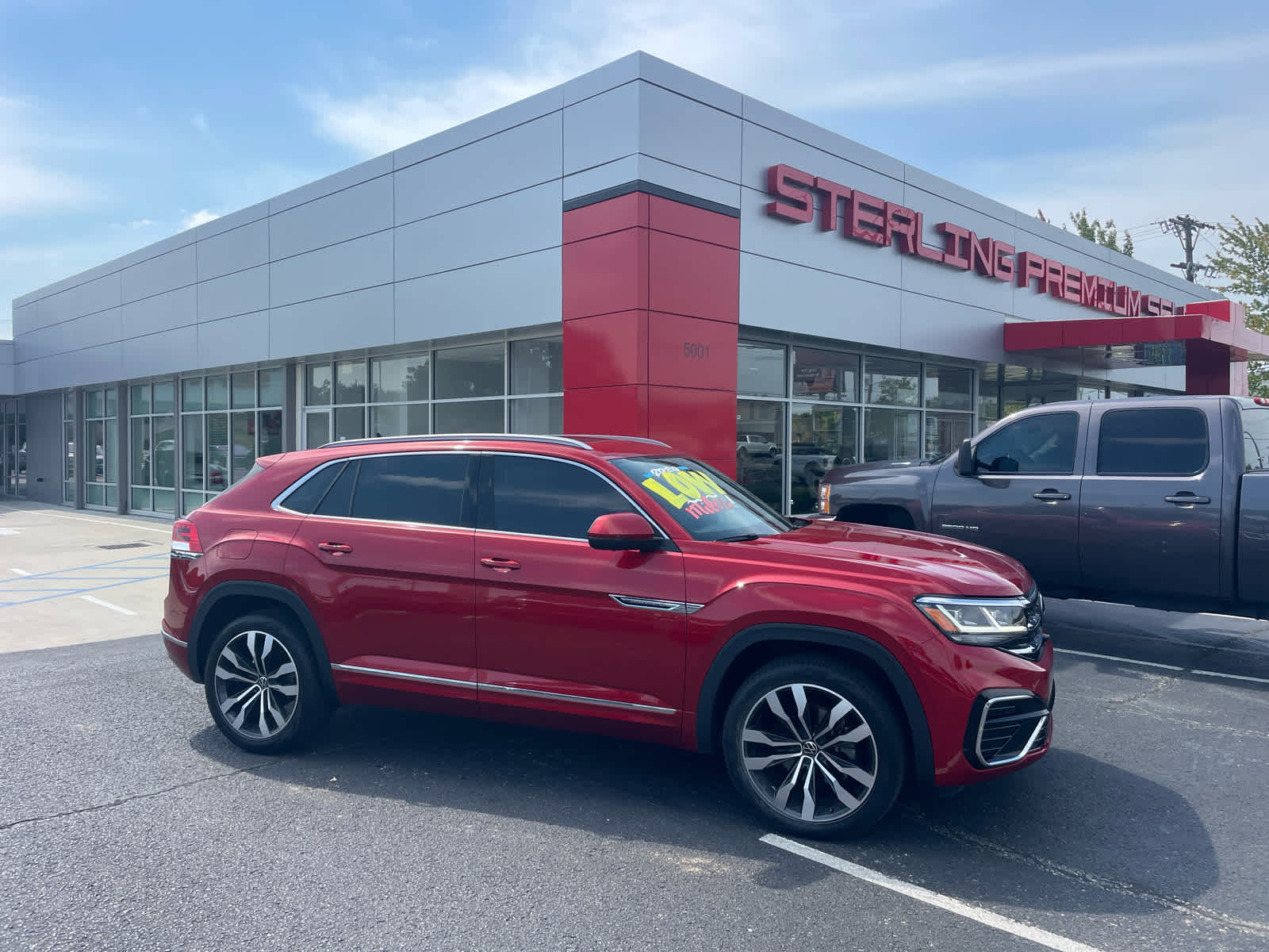 2020 Volkswagen Atlas Cross Sport SEL Premium R-Line's photo