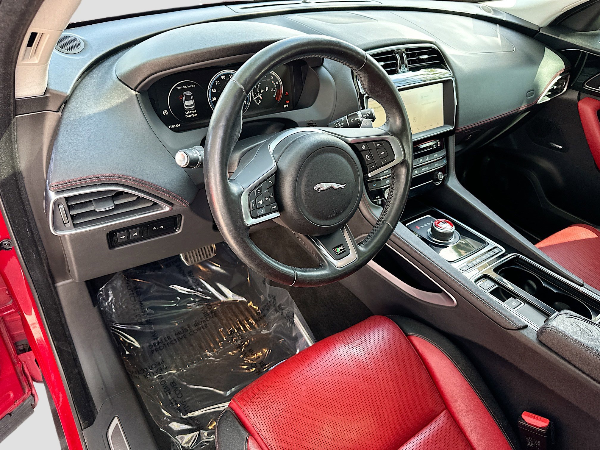 2018 Jaguar F-PACE R-Dynamic SE photo 9