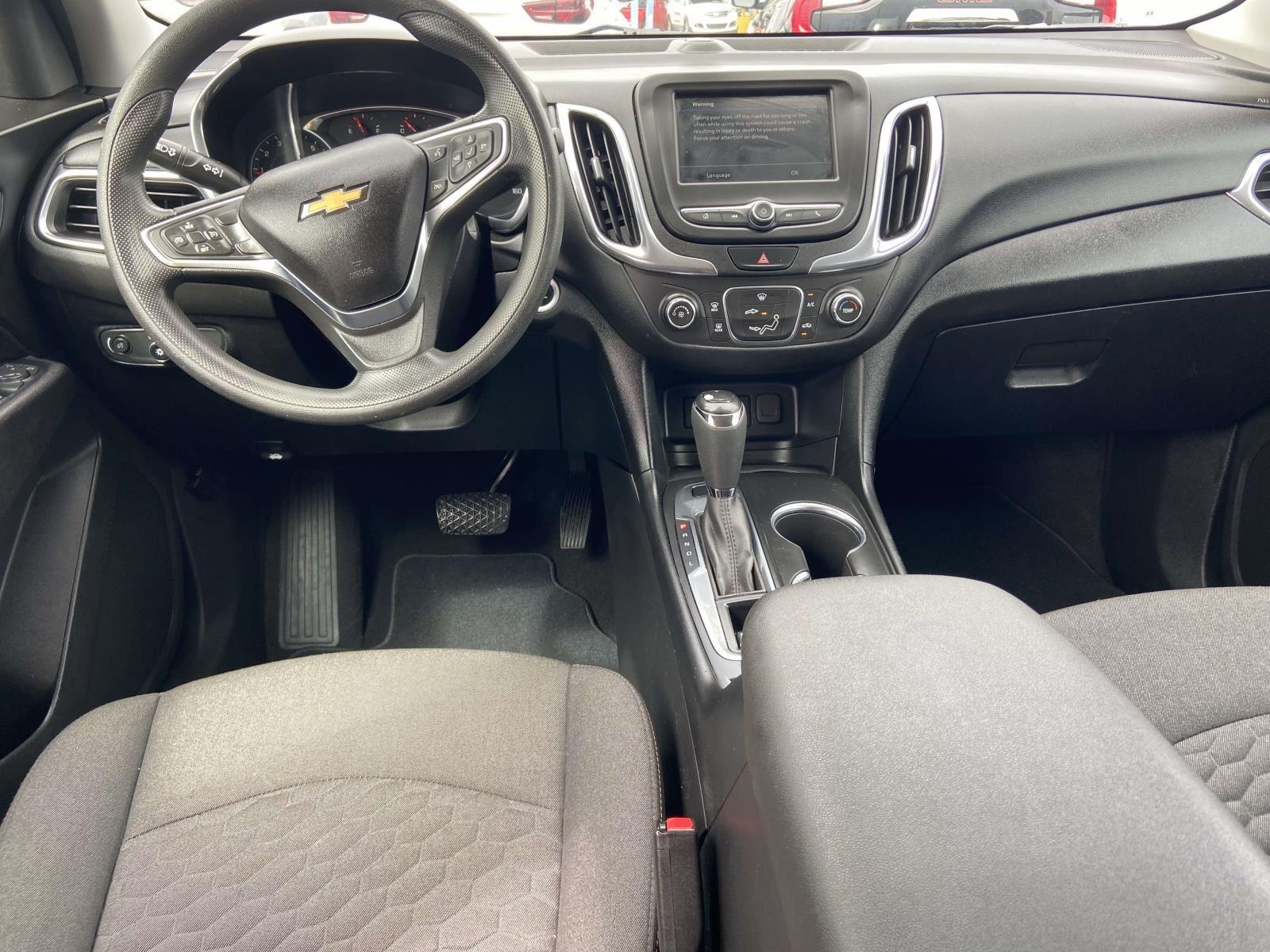 2019 Chevrolet Equinox LT photo 2