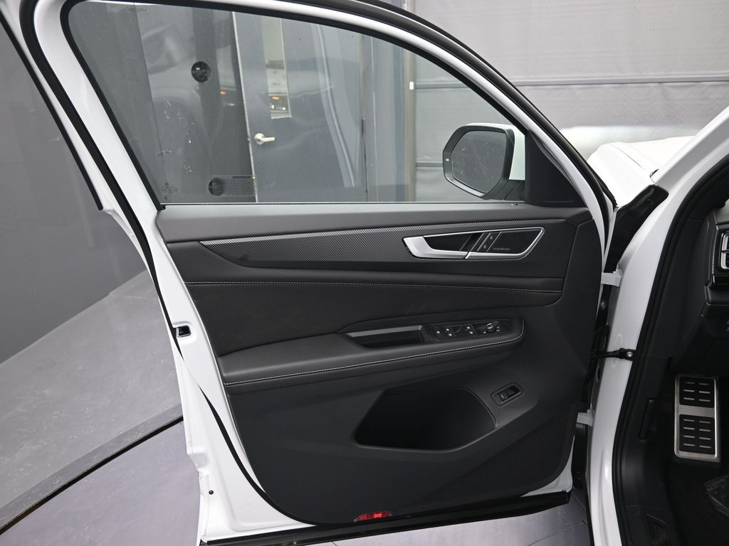 2025 Volkswagen Atlas Cross Sport SEL Premium R-Line photo 34
