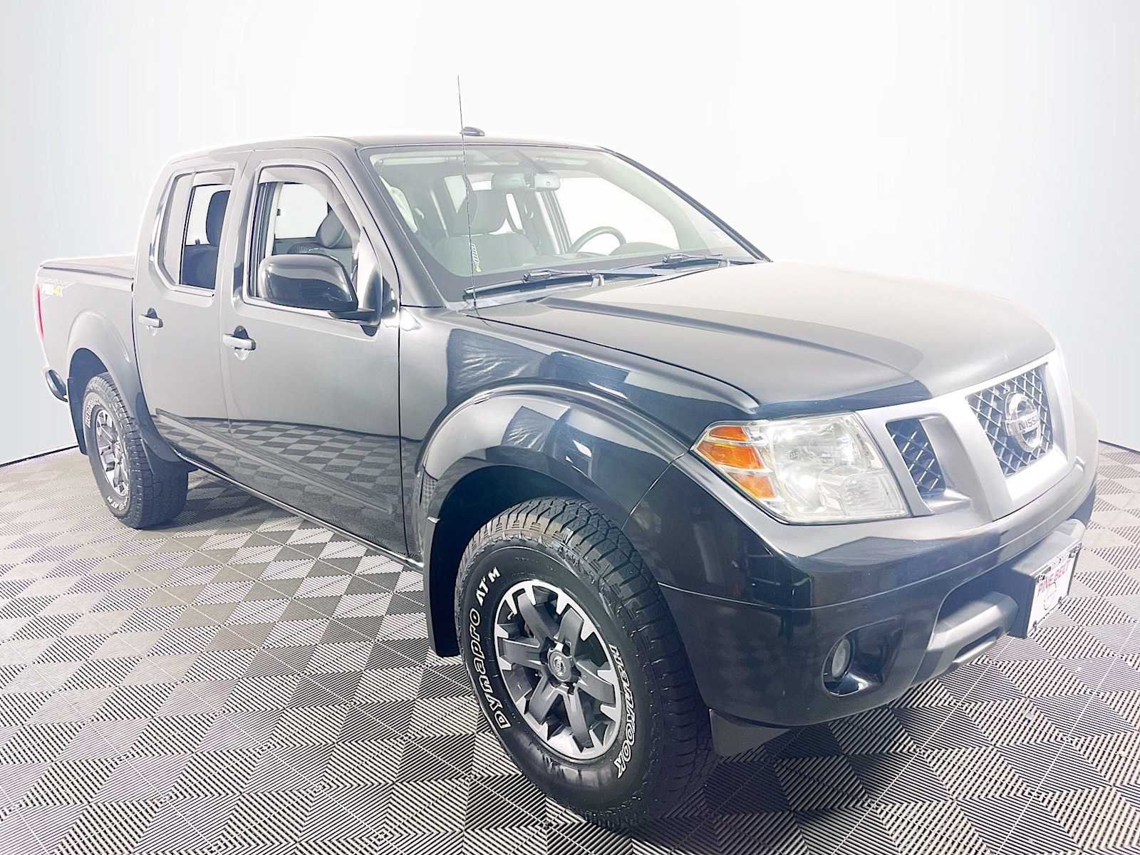 2019 Nissan Frontier PRO-4X photo 3