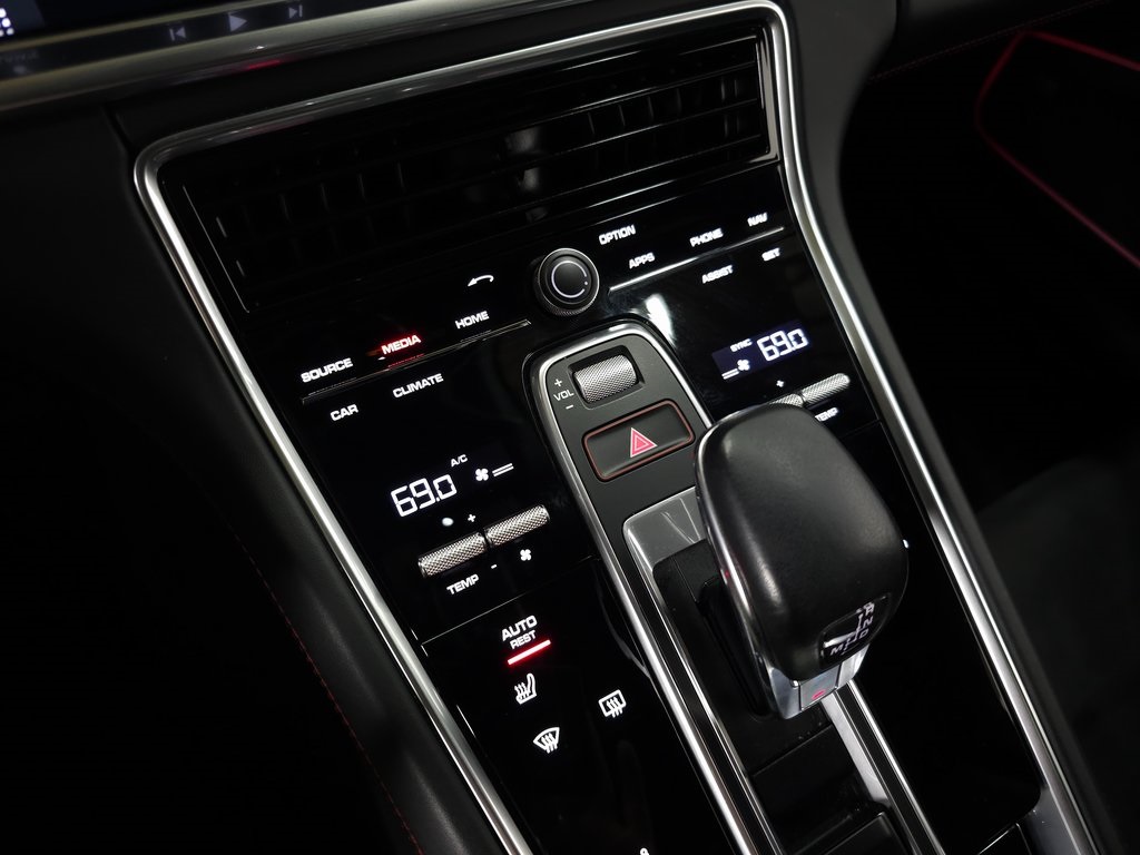 2020 PORSCHE PANAMERA - Image 30