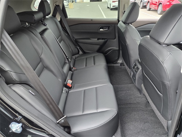 2023 Nissan Rogue SV photo 16