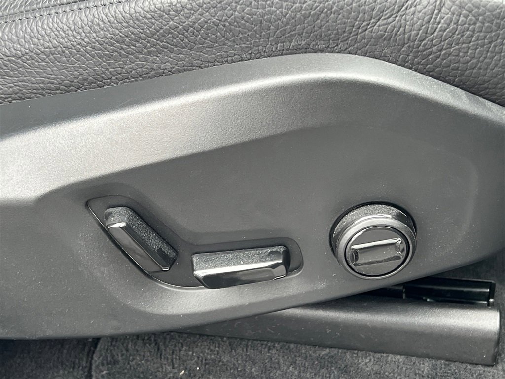 2023 VOLVO XC90 - Image 35