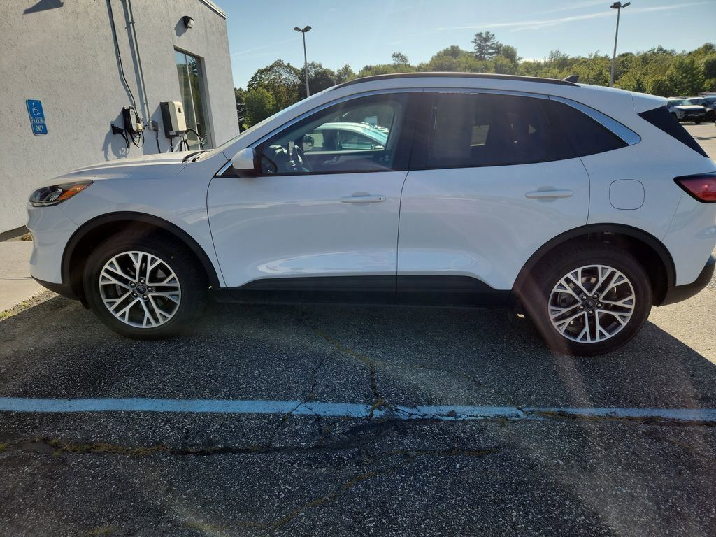 2022 Ford Escape SEL photo 3
