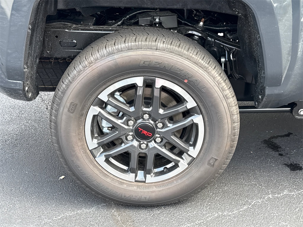2025 Toyota Tacoma TRD Sport photo 17