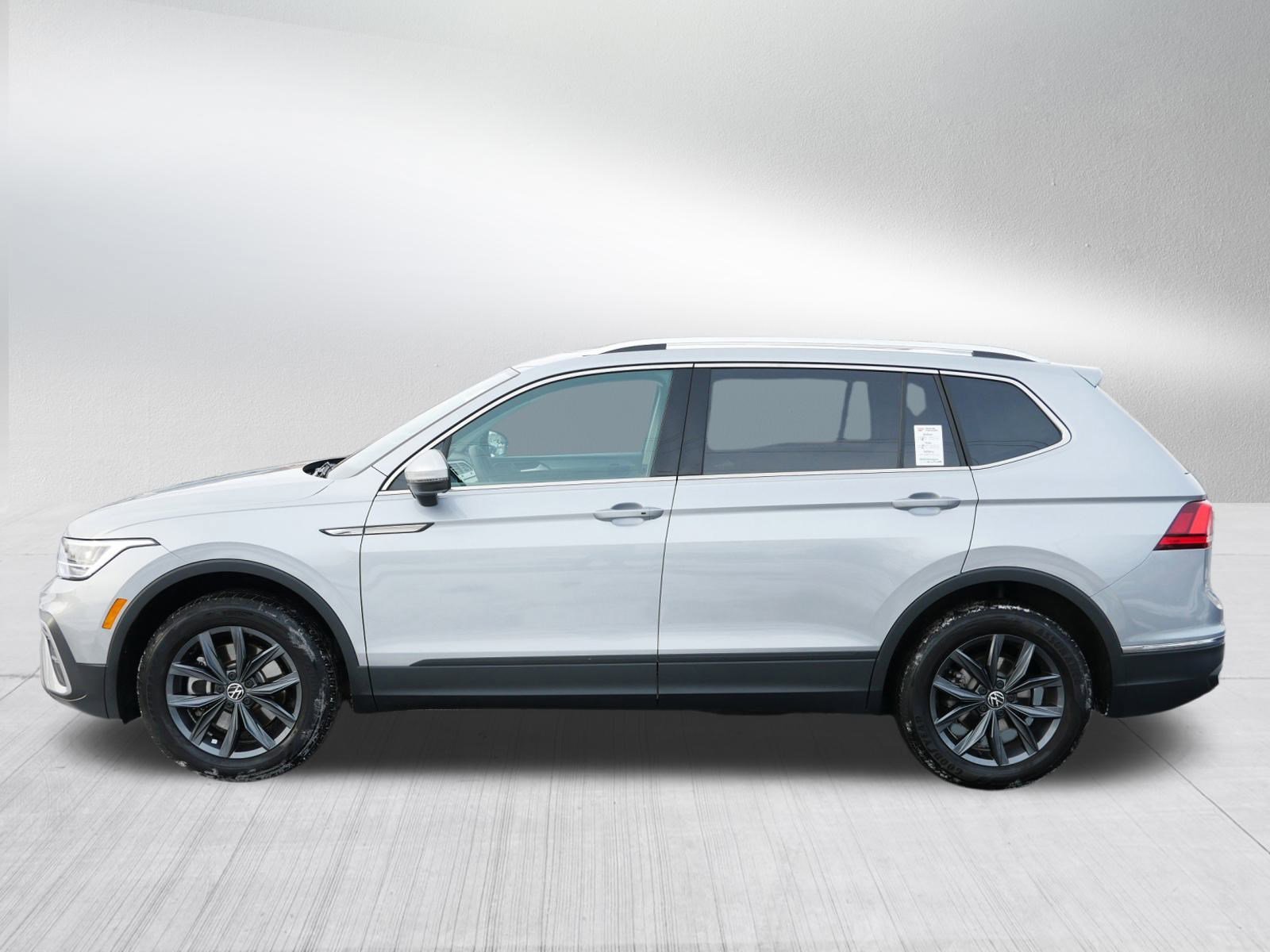 2023 Volkswagen Tiguan SE photo 4
