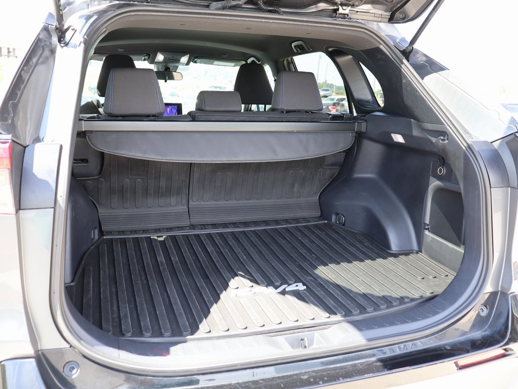 2024 Toyota RAV4 Hybrid SE photo 15