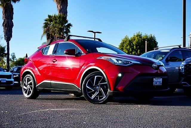 2022 Toyota C-HR XLE