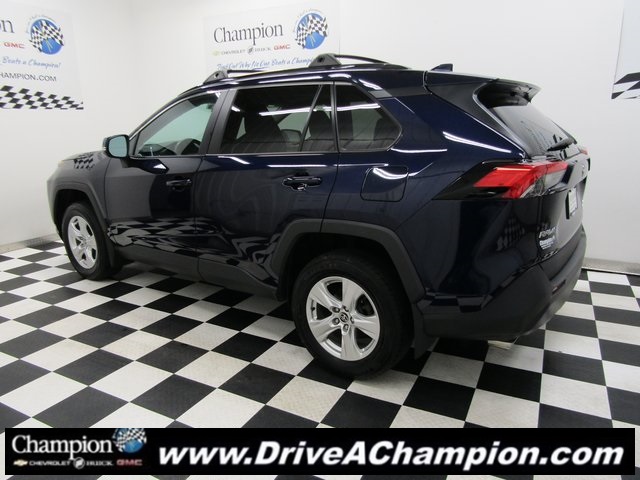 2021 Toyota RAV4 XLE photo 10