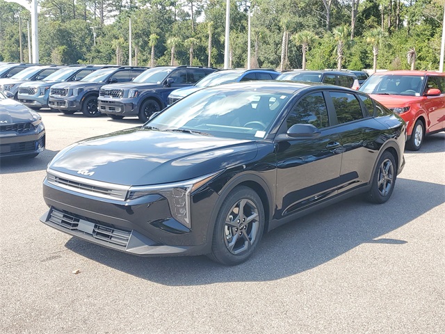 2025 Kia K4 LXS photo 3