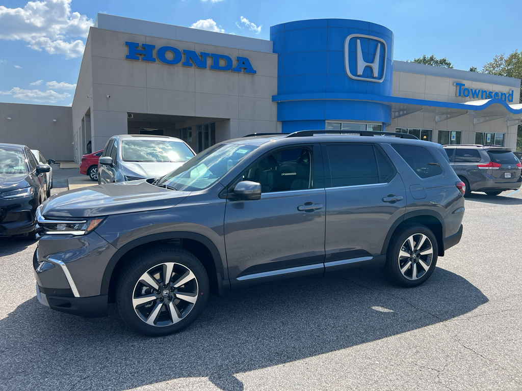 2025 Honda Pilot Touring photo 2
