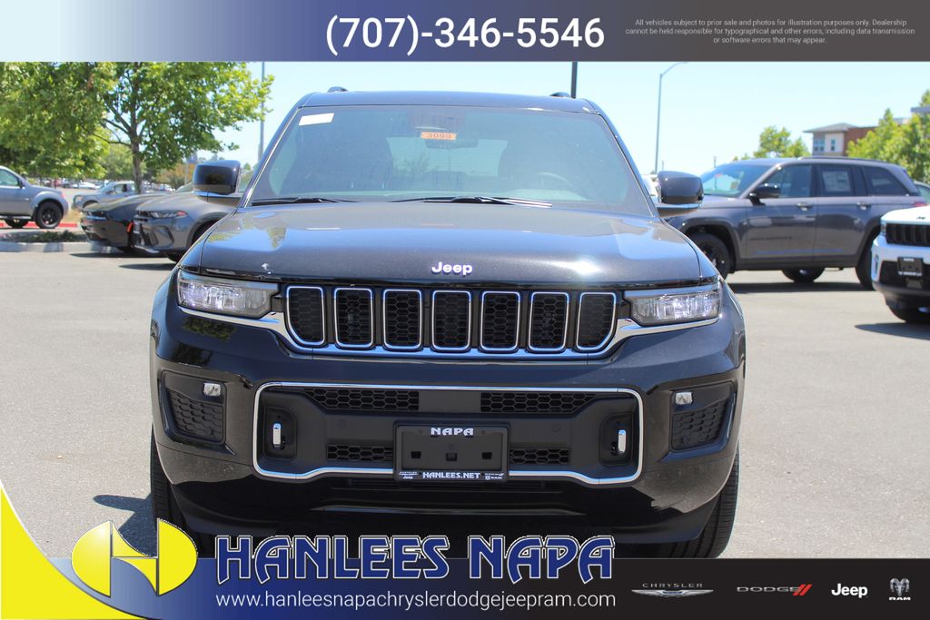 2025 Jeep Grand Cherokee Overland photo 3