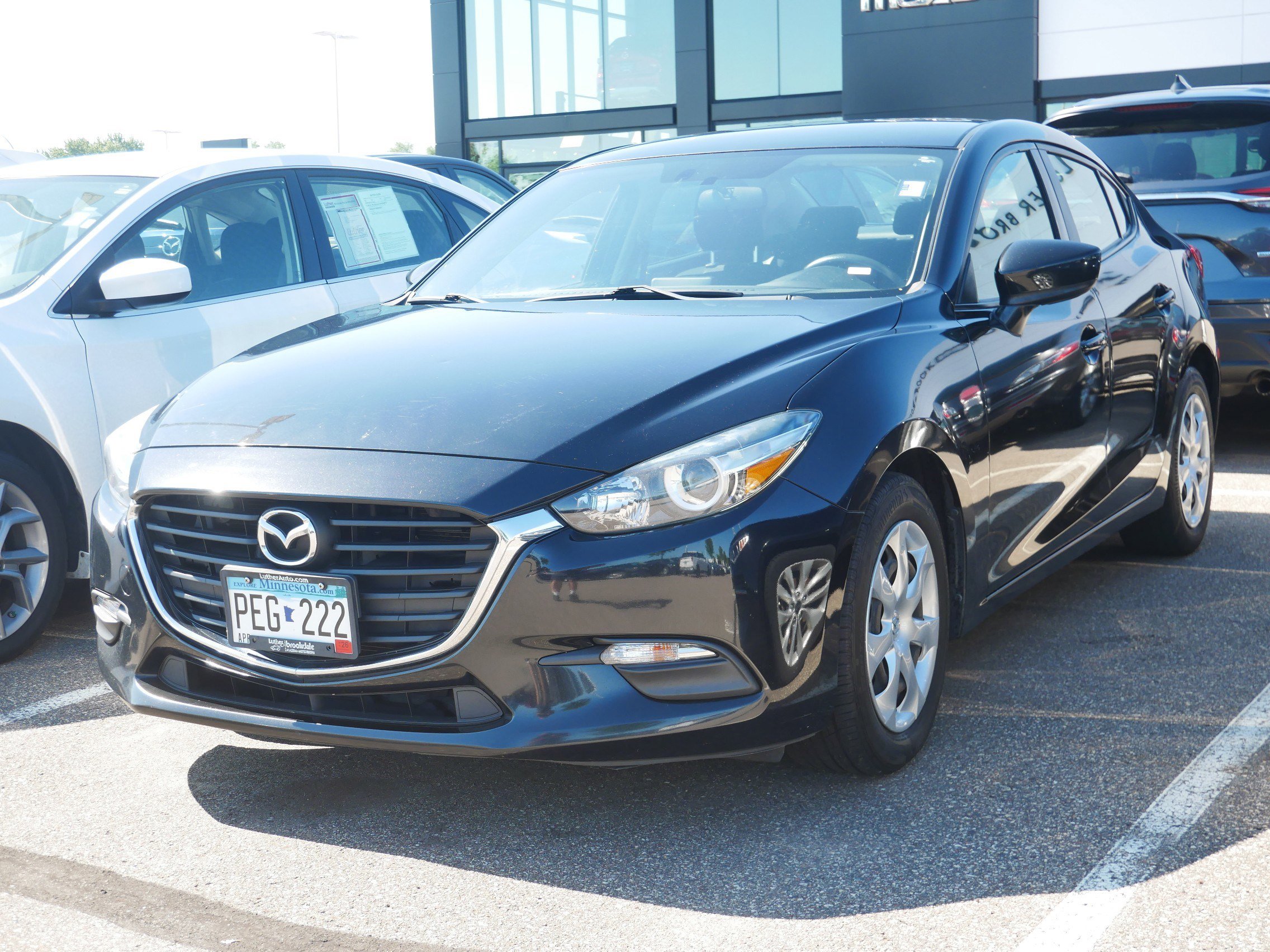 2017 Mazda Mazda3 Sport photo 3