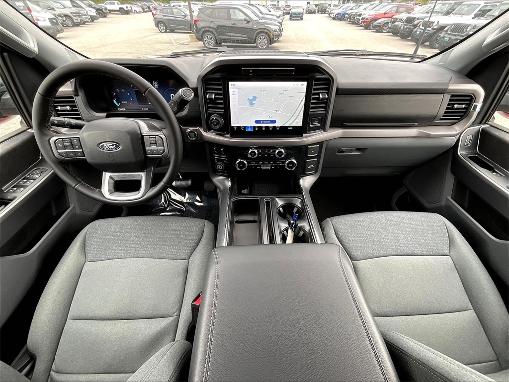2025 Ford F-150 XLT photo 11