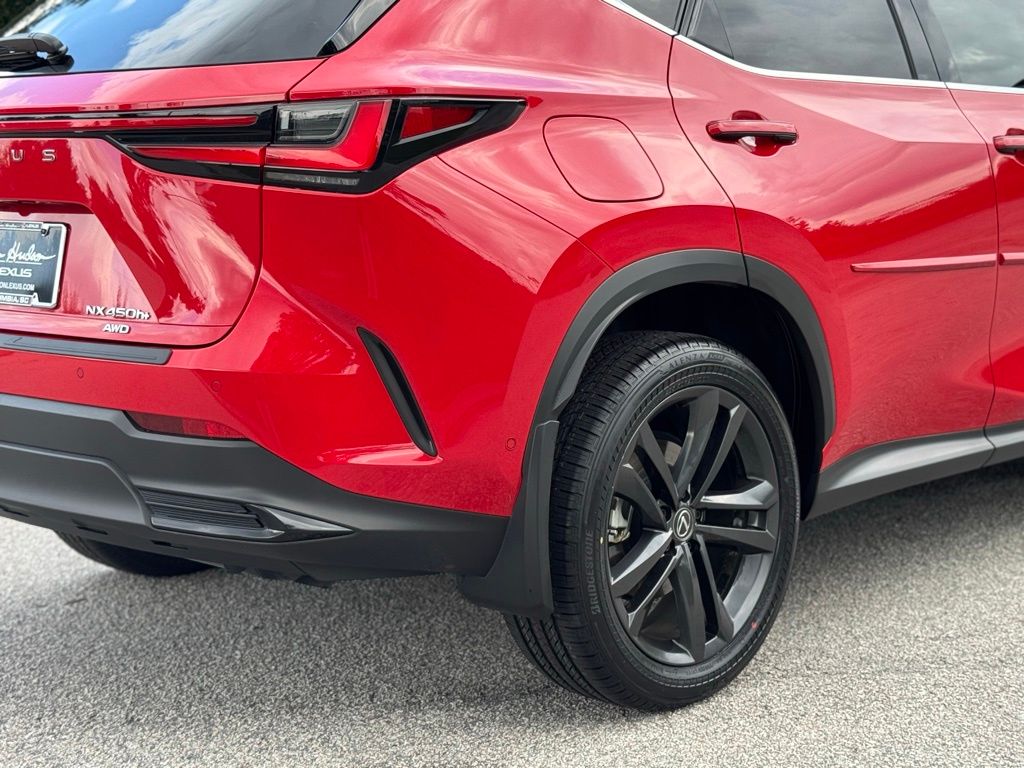 2024 Lexus NX 450h+ Luxury photo 11