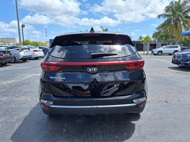 2022 Kia Sportage LX photo 3