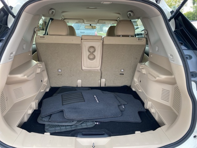 2016 Nissan Rogue SV photo 20
