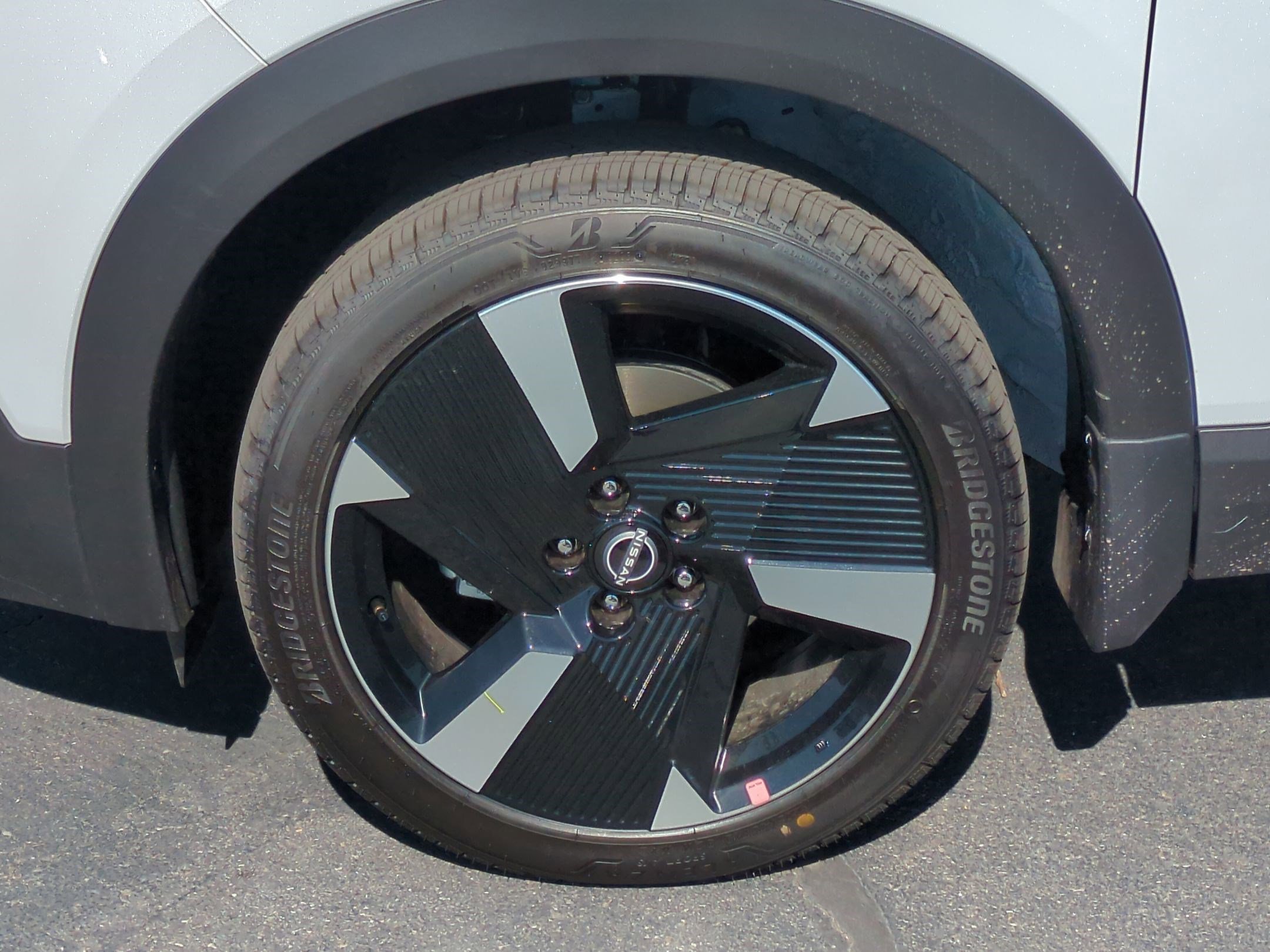 2025 Nissan Kicks SR photo 17